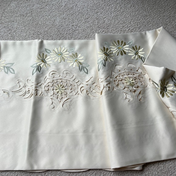 Ivory Embroidery Organza Floral 72”X108” 12 Table Cloths Napkins Wedding Party - Picture 6 of 9